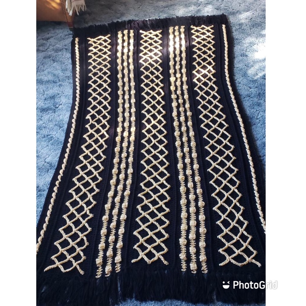 ☕️ Coffee n’ Cream Fisherman Style Afghan w/ Fringe Hand Crocheted Black/Yellow
